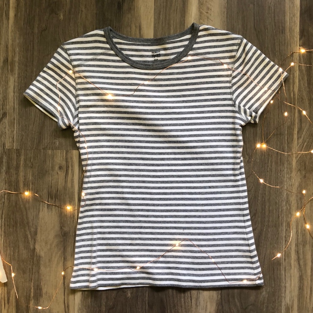 Grey and White Striped Tee 💛